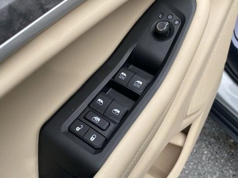 Used 2025 Jeep Grand Cherokee Limited image 13