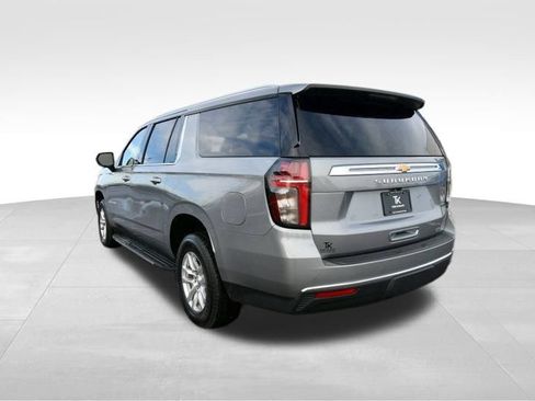 Used 2024 Chevrolet Suburban LT AWD/4WD image 5