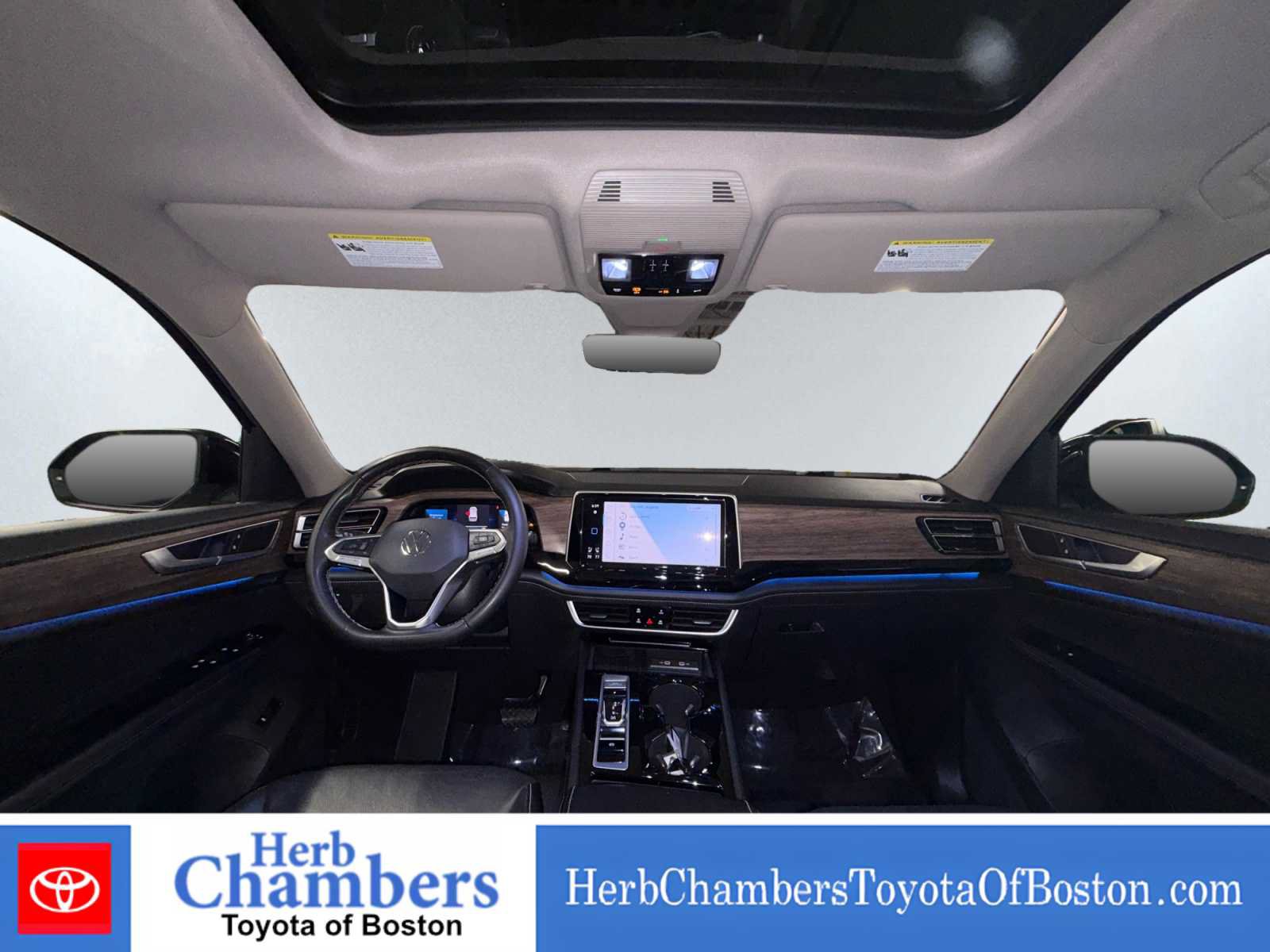 Used 2025 Volkswagen Atlas SEL AWD/4WD image 6