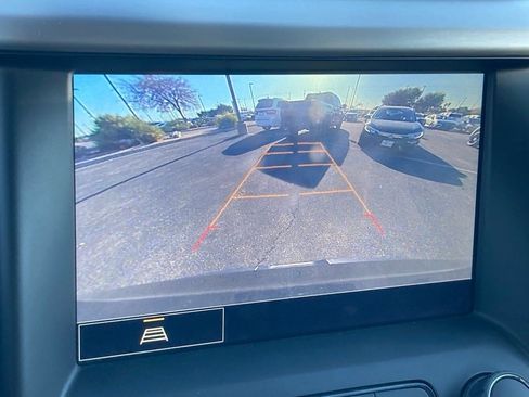 Used 2023 GMC Acadia SLT image 25