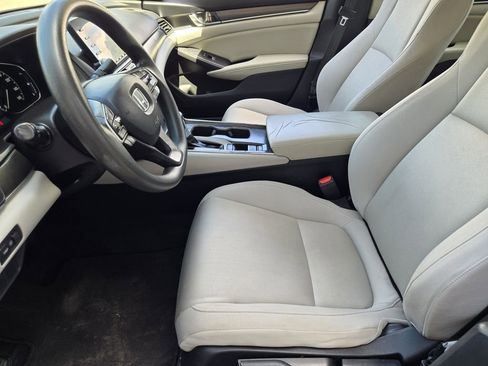 Used 2018 Honda Accord LX image 8