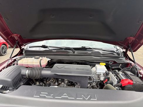 Used 2024 RAM 1500 Big Horn AWD/4WD image 34
