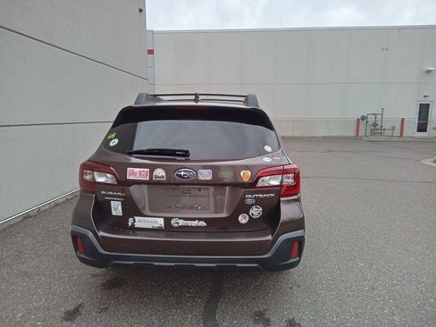 Used 2019 Subaru Outback 2.5i Premium image 3