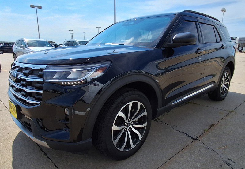 Used 2025 Ford Explorer Active w/ Active Comfort Package AWD/4WD image 4