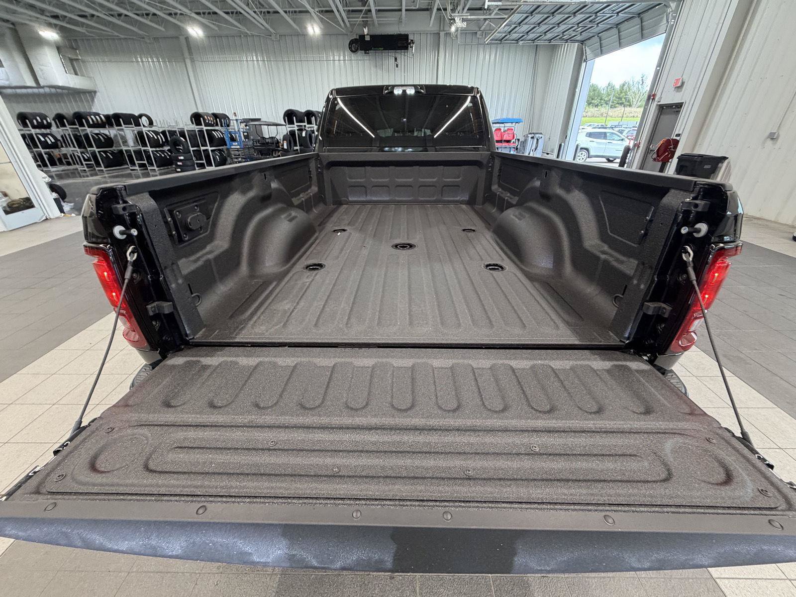 New 2027 RAM 3500 Big Horn AWD/4WD image 19