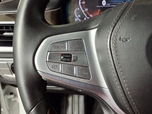 Used 2022 BMW 740i w/ Premium Package RWD image 29