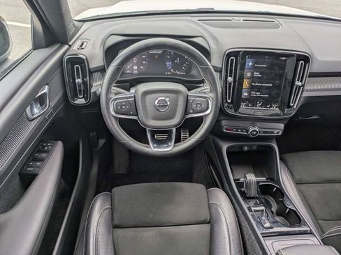 Used 2021 Volvo XC40 T5 R-Design w/ Advanced Package AWD/4WD image 17