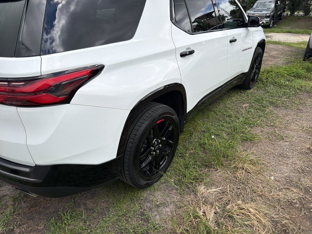 Used 2023 Chevrolet Traverse Premier w/ Redline Edition FWD image 12