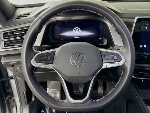 Used 2024 Volkswagen Atlas Cross Sport SE w/ Panoramic Sunroof Package image 14