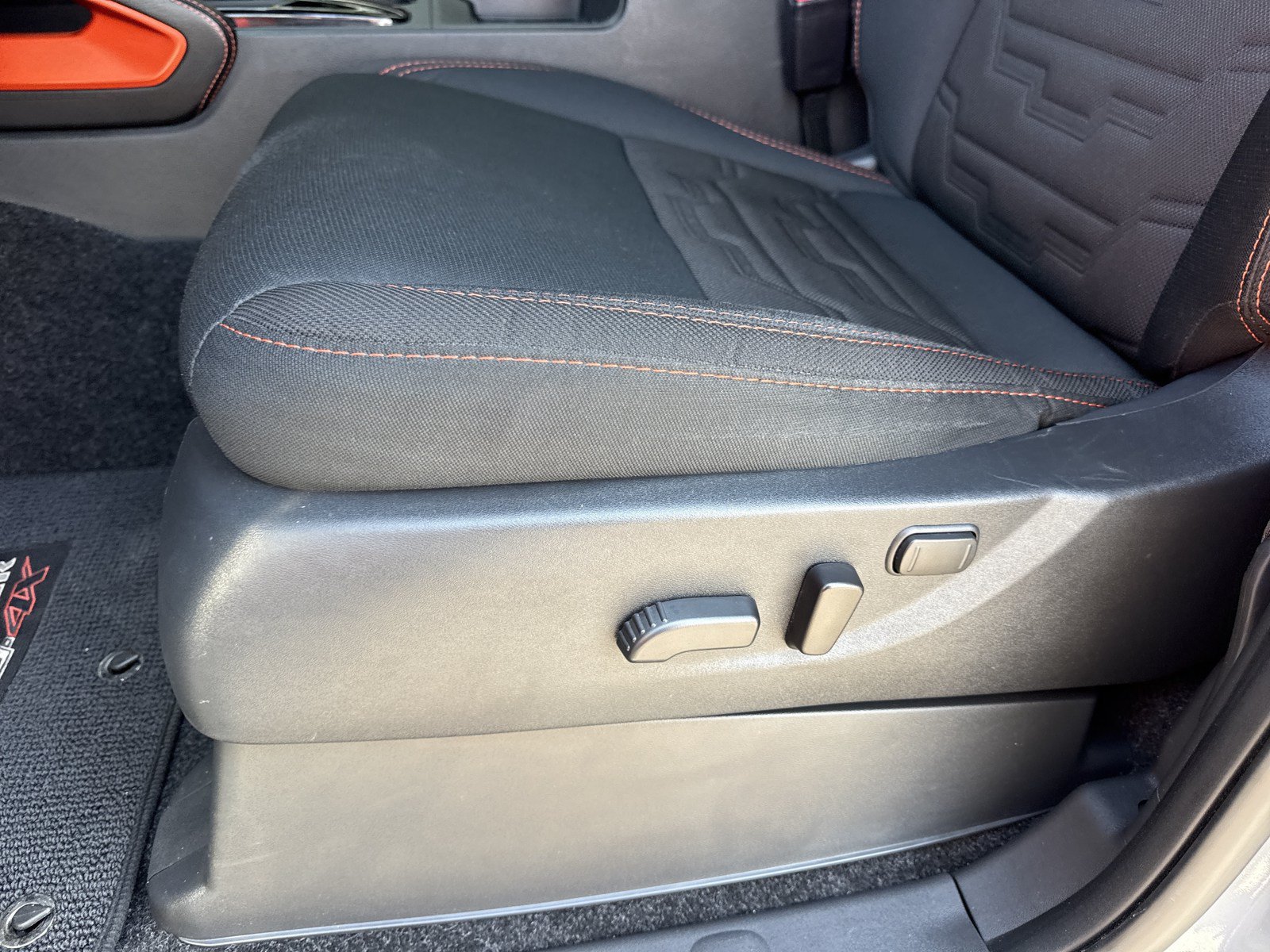 Used 2025 Nissan Frontier PRO-4X AWD/4WD image 12