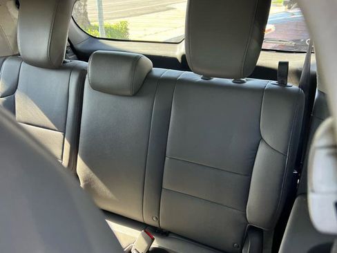 Used 2015 Honda Odyssey EX-L image 9