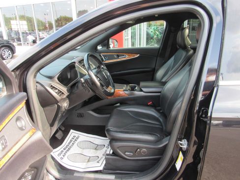 Used 2019 Lincoln Nautilus Reserve w/ Interior Protection Package AWD/4WD image 11