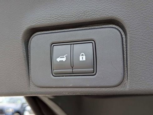 Used 2022 Nissan Rogue SV w/ SV Premium Package FWD image 14
