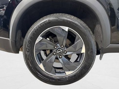 Used 2025 Nissan Rogue SV AWD/4WD image 46