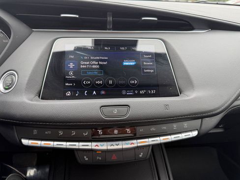 Used 2021 Cadillac XT4 Premium Luxury w/ Cold Weather Package AWD/4WD image 17