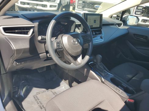 Used 2025 Toyota Corolla LE image 9