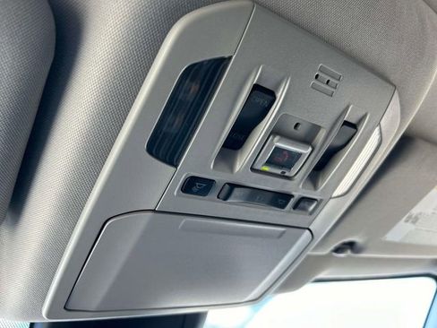 Used 2021 Toyota Highlander XLE image 40