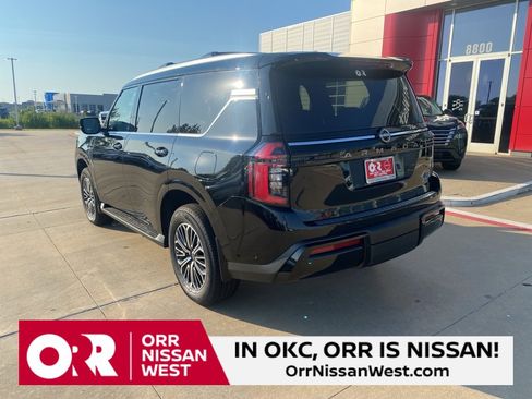New 2025 Nissan Armada SL w/ Captain's Chari Seat Package image 3