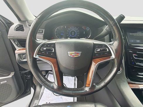 Used 2019 Cadillac Escalade ESV Luxury AWD/4WD image 11