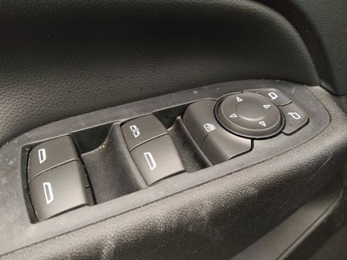 Used 2018 Chevrolet Equinox LT image 27