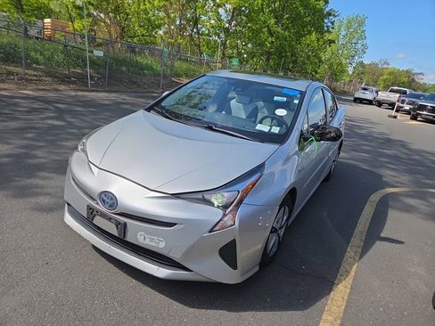 Used 2017 Toyota Prius Four w/ Advanced Technology Package FWD image 1
