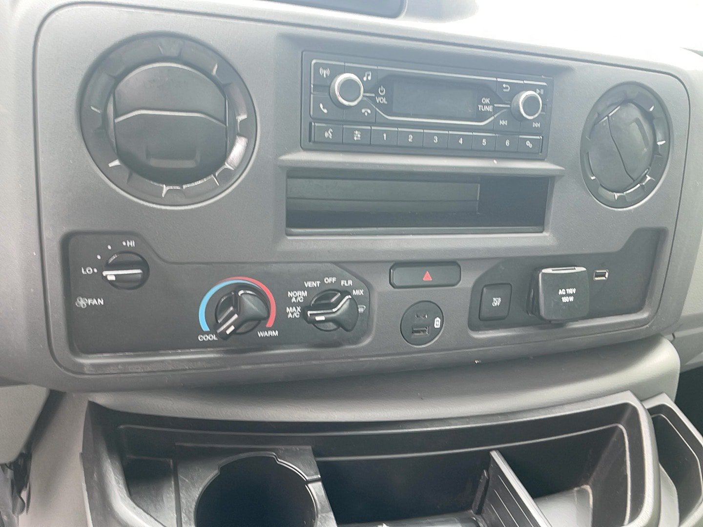 Used 2026 Ford E-350 and Econoline 350 Super Duty w/ Interior Upgrade Package RWD image 16