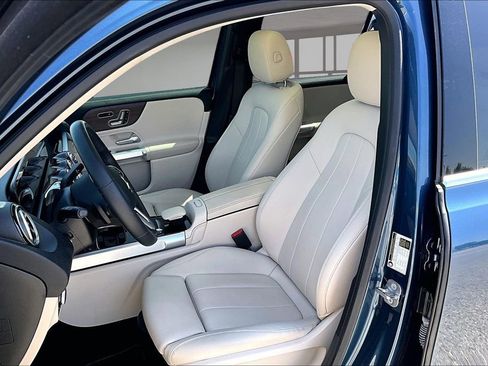 Used 2023 Mercedes-Benz GLB 250 4MATIC image 26