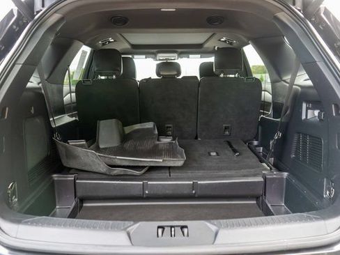 Used 2022 Ford Explorer ST-Line w/ Class IV Trailer Tow Package AWD/4WD image 11