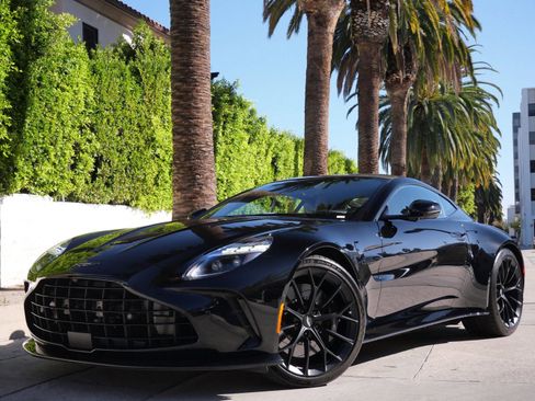 Used 2025 Aston Martin V8 Vantage image 13