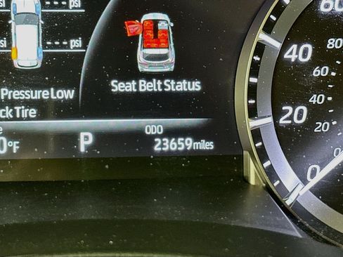 Used 2023 Toyota Highlander XLE FWD image 19
