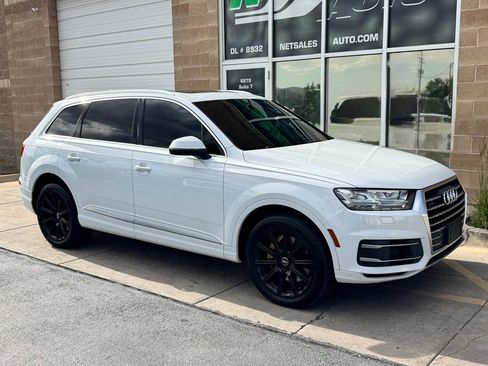 Used 2018 Audi Q7 3.0T Premium Plus w/ Premium Plus Package AWD/4WD image 8