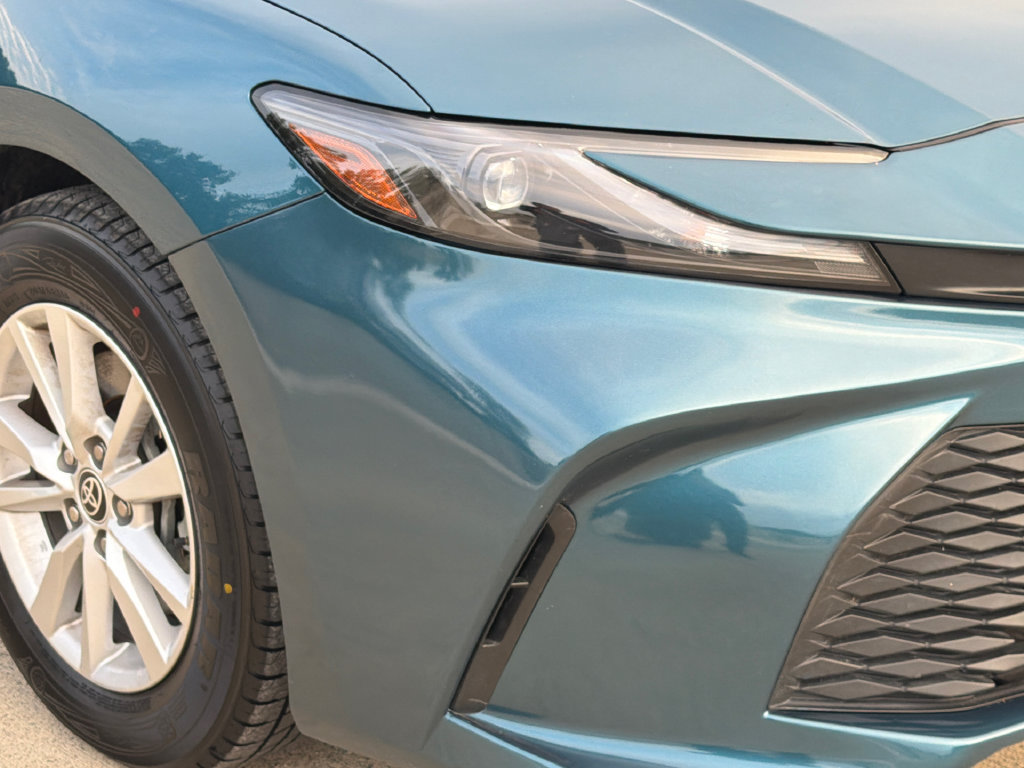 Used 2025 Toyota Camry LE FWD image 9