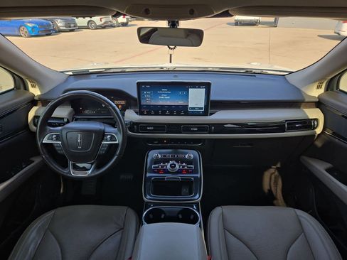 Used 2022 Lincoln Nautilus Reserve image 13