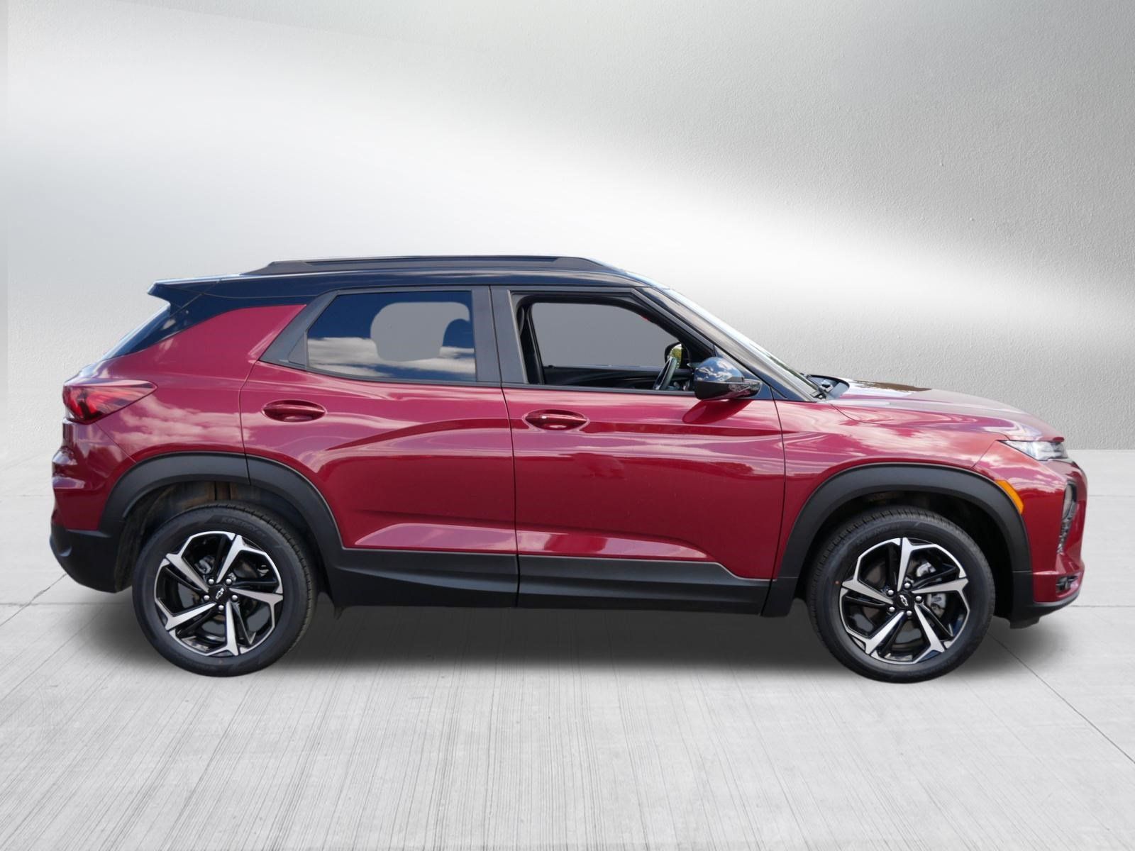 Used 2023 Chevrolet TrailBlazer RS w/ Sun and Liftgate Package AWD/4WD image 8