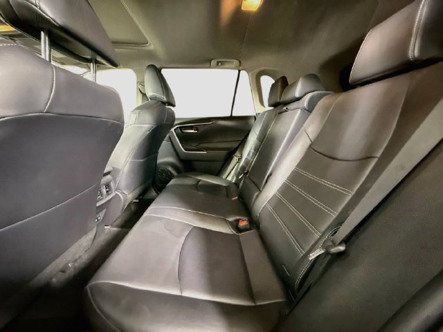 Used 2019 Toyota RAV4 XLE Premium FWD image 19
