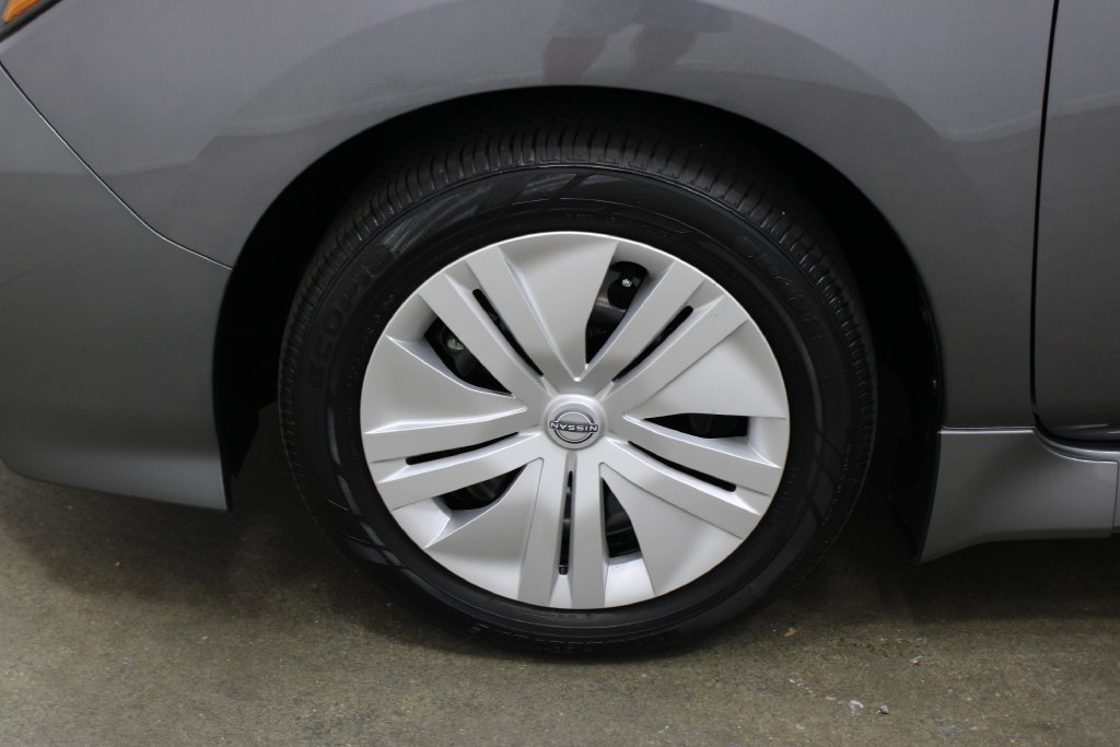 Used 2025 Nissan Leaf S FWD image 26