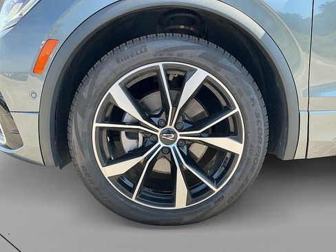 Used 2024 Volkswagen Tiguan SEL R-Line AWD/4WD image 9