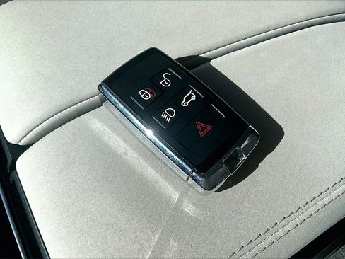 Used 2023 Land Rover Range Rover Velar S image 10