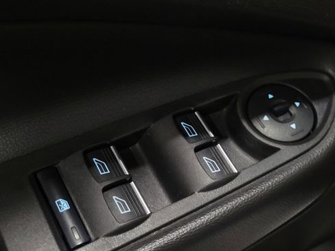 Used 2017 Ford Escape SE w/ Equipment Group 201A image 27