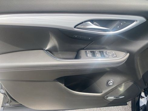 New 2025 Buick Envision Avenir image 17