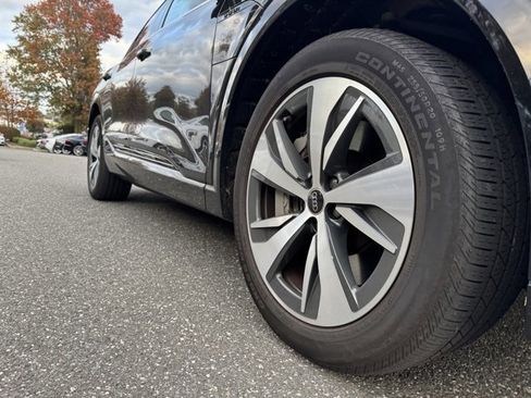 Certified 2024 Audi Q8 e-tron Premium Plus w/ Premium Plus Package image 9