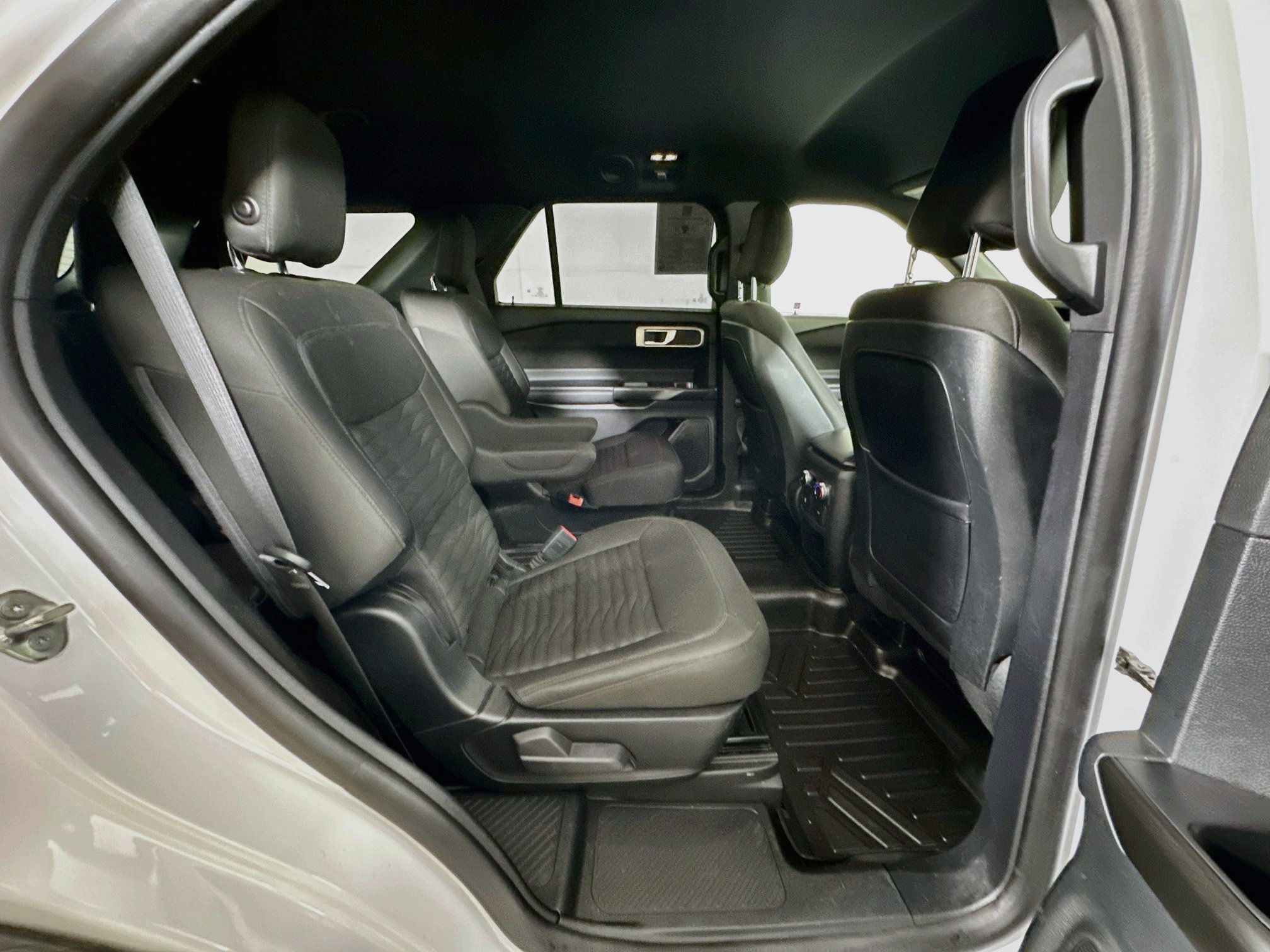Used 2020 Ford Explorer XLT RWD image 32