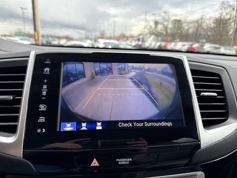 Used 2017 Honda Pilot Touring image 36