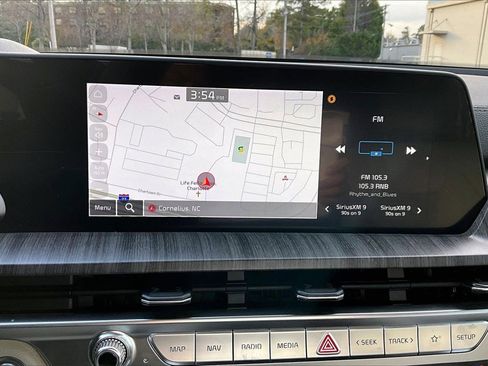 Used 2025 Kia Telluride EX w/ EX Captain's Chair Package image 12