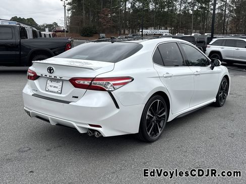 Used 2020 Toyota Camry XSE image 3