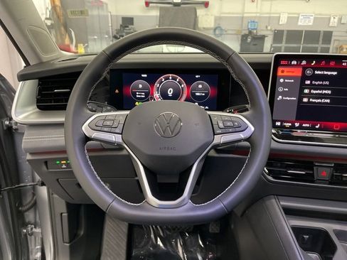 New 2026 Volkswagen Tiguan SE image 15