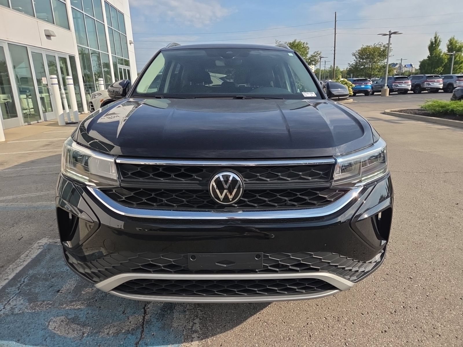 Certified 2024 Volkswagen Taos SE w/ Black Wheel Plus Package AWD/4WD image 12