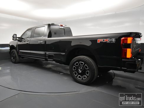 Used 2024 Ford F350 Platinum w/ FX4 Off-Road Package image 5