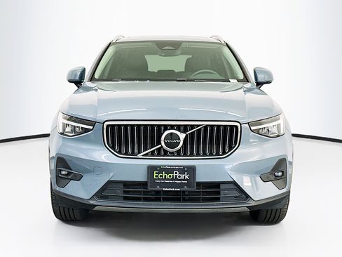 Used 2023 Volvo XC40 B5 Plus w/ Protection Package Premier image 2