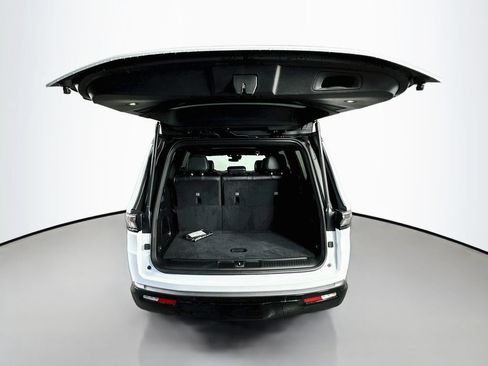New 2026 Jeep Grand Wagoneer 4WD image 16